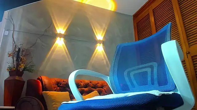 Dylanstonne online show from December 1, 2024, 8:20 pm