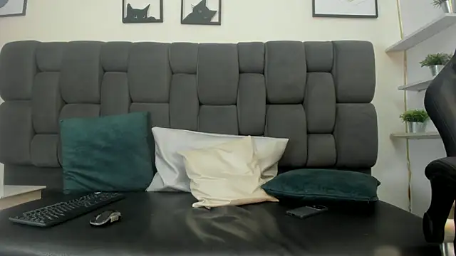 Yef Thin online show from March 11, 2025, 4:32 am