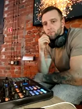 serjdj90 online show from December 13, 2025, 8:47 pm