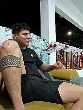 Snapshot of Pink_Jazmin chatting on December 18, 2024, 12:10 am Pink Jazmin online show from December 18, 2024, 12:10 am