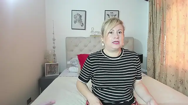 Snapshot of MonyCassius chatting on February 18, 2025, 12:28 pm MonyCassius online show from February 18, 2025, 12:28 pm