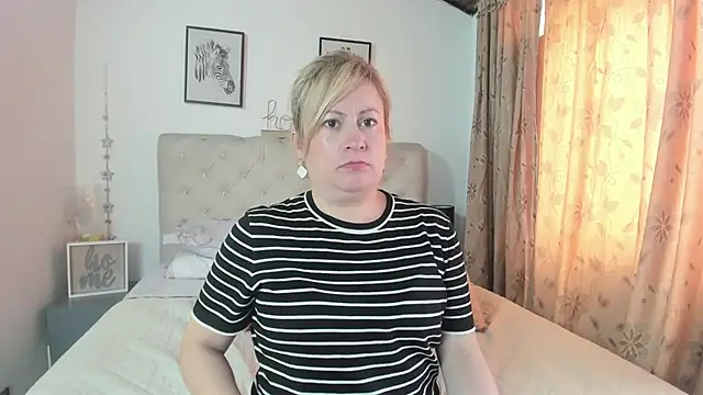 Snapshot of MonyCassius chatting on February 18, 2025, 3:43 pm MonyCassius online show from February 18, 2025, 3:43 pm