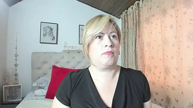 Snapshot of MonyCassius chatting on February 22, 2025, 12:29 pm MonyCassius online show from February 22, 2025, 12:29 pm