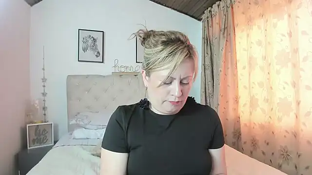 Snapshot of MonyCassius chatting on February 24, 2025, 3:53 pm MonyCassius online show from February 24, 2025, 3:53 pm