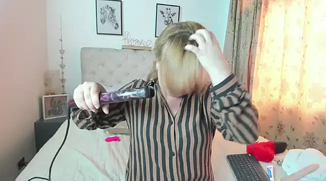 Snapshot of MonyCassius chatting on March 17, 2025, 6:53 pm MonyCassius online show from March 17, 2025, 6:53 pm