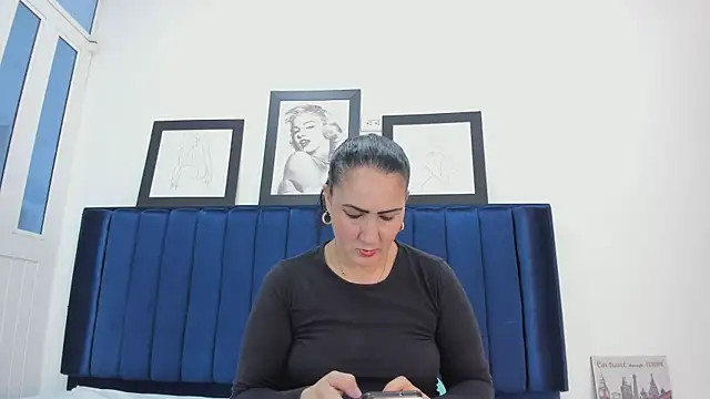 Snapshot of KyleDoom chatting on February 11, 2026, 12:43 pm KyleDoom online show from February 11, 2026, 12:43 pm