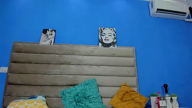 Snapshot of KyleDoom chatting on February 17, 2026, 12:23 pm KyleDoom online show from February 17, 2026, 12:23 pm