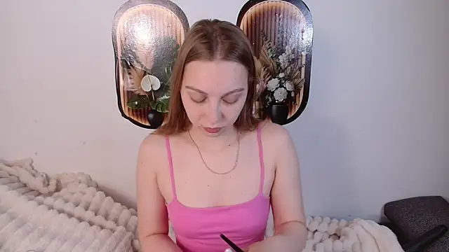 Snapshot of bellaa_love_ chatting on May 14, 2026, 12:06 am bellaa love online show from May 14, 2026, 12:06 am