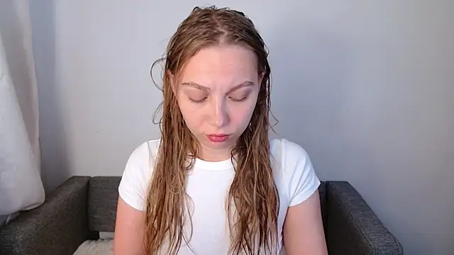 bellaa love  online show from June 30, 2026, 11:50 pm