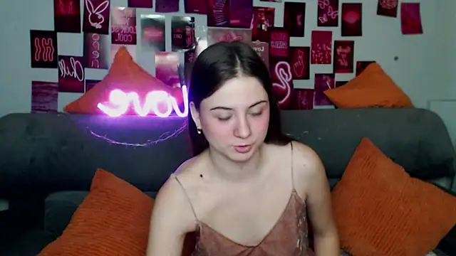 MilanaRoza online show from November 6, 2025, 5:52 am