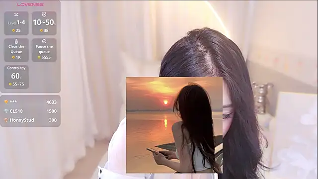 xiaoxiaoguaibao online show from December 14, 2024, 7:46 pm