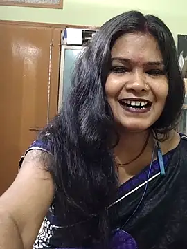 yoursweety09 online show from April 9, 2026, 1:49 pm