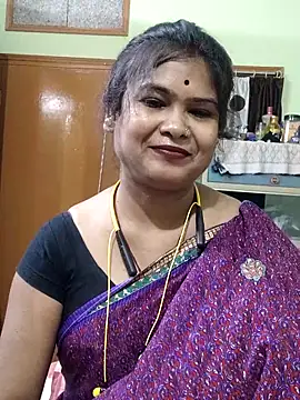 yoursweety09 online show from May 16, 2026, 1:43 pm