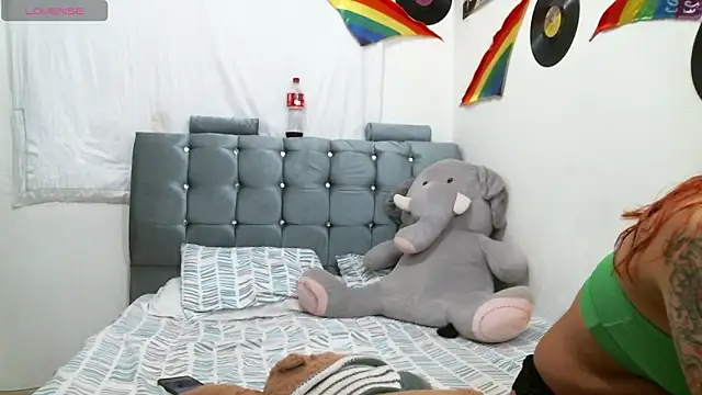 pamelaykamila online show from November 14, 2025, 5:28 am