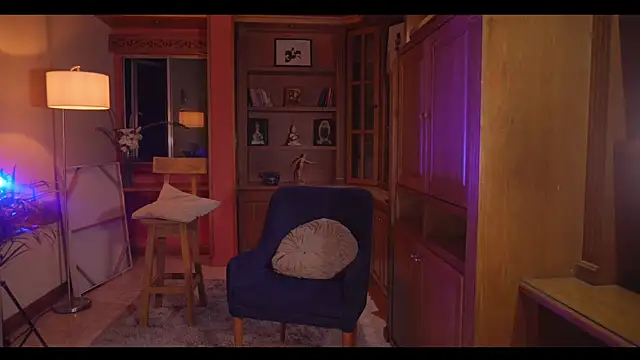  srerotic online show from October 31, 2025, 11:17 pm