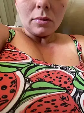 Snapshot of Melzinha_casada chatting on February 3, 2025, 1:08 pm Melzinha casada online show from February 3, 2025, 1:08 pm