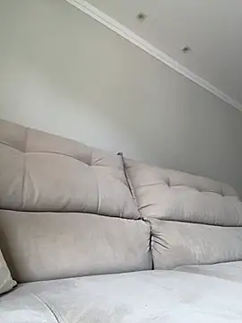 Snapshot of Melzinha_casada chatting on February 6, 2025, 10:48 am Melzinha casada online show from February 6, 2025, 10:48 am