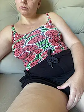 Snapshot of Melzinha_casada chatting on February 19, 2025, 10:34 am Melzinha casada online show from February 19, 2025, 10:34 am