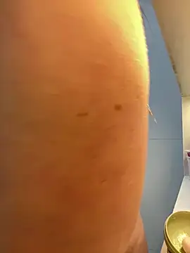 Snapshot of Melzinha_casada chatting on February 26, 2025, 10:20 pm Melzinha casada online show from February 26, 2025, 10:20 pm