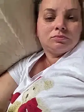 Snapshot of Melzinha_casada chatting on November 27, 2025, 12:29 pm Melzinha casada online show from November 27, 2025, 12:29 pm