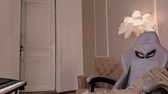 Alisia Mars online show from February 11, 2025, 9:42 am