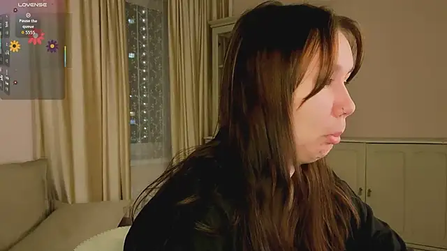 Alisia Mars online show from December 3, 2025, 4:42 am