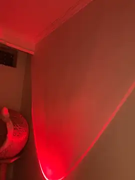 Im Valen Cute online show from November 29, 2025, 4:15 am