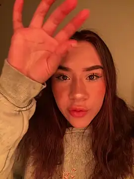 Im Valen Cute online show from February 3, 2026, 11:32 pm