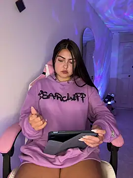 Snapshot of gabbyfoox chatting on December 12, 2024, 5:42 am gabbyfoox online show from December 12, 2024, 5:42 am