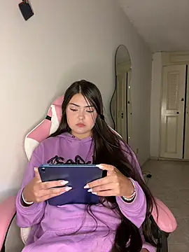 Snapshot of gabbyfoox chatting on December 12, 2024, 10:20 pm gabbyfoox online show from December 12, 2024, 10:20 pm