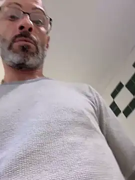 KBD85 online show from October 15, 2025, 9:59 pm