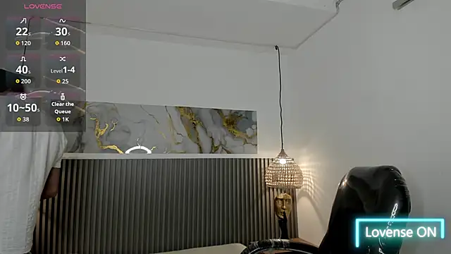 Dyla n18 online show from April 7, 2026, 8:42 pm