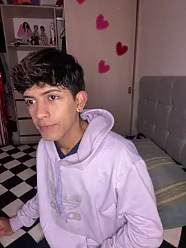 teobowny  online show from February 5, 2025, 1:54 pm