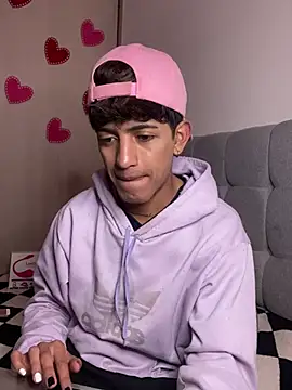 teobowny  online show from February 5, 2025, 4:58 pm