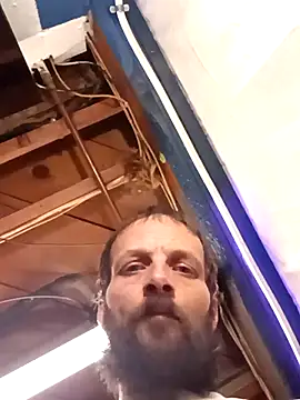 Snapshot of Whipit323 chatting on December 19, 2025, 5:03 am Whipit323 online show from December 19, 2025, 5:03 am