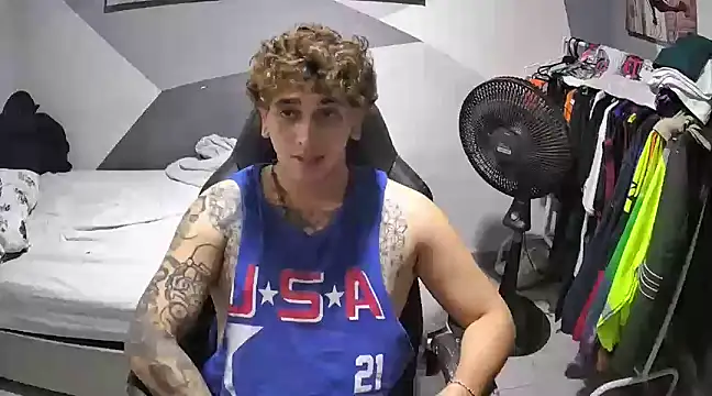 Snapshot of Jason_bossi chatting on December 10, 2024, 10:17 am Jason bossi online show from December 10, 2024, 10:17 am