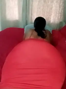 Luciouslips00 online show from November 5, 2025, 6:46 am