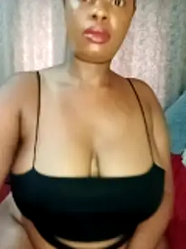 Luciouslips00 online show from November 8, 2025, 11:32 am