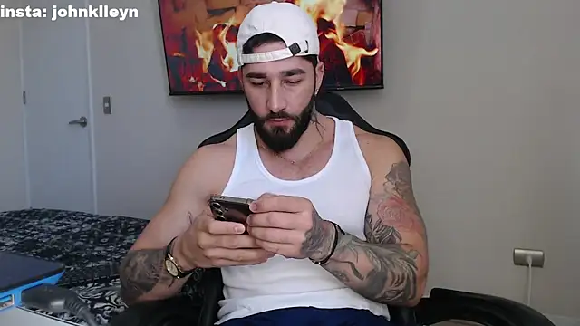 jonhklleyn online show from October 25, 2025, 5:40 pm