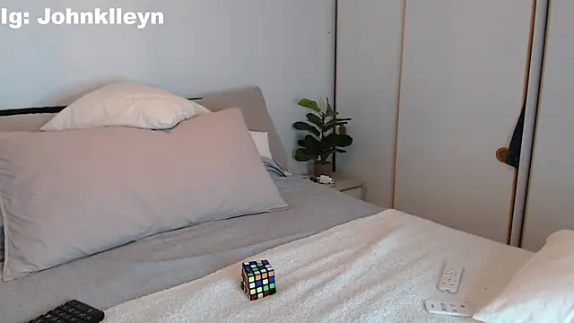 jonhklleyn online show from April 6, 2026, 7:04 pm