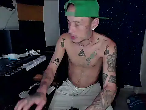 Snapshot of patrik_tattoo_ chatting on January 19, 2025, 7:25 am patrik tattoo online show from January 19, 2025, 7:25 am