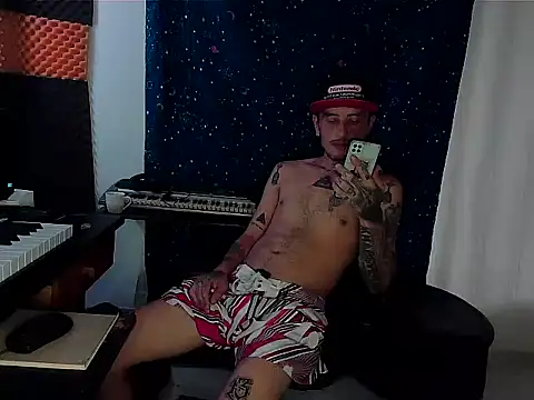 Snapshot of patrik_tattoo_ chatting on January 28, 2025, 11:17 pm patrik tattoo online show from January 28, 2025, 11:17 pm