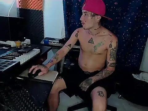 Snapshot of patrik_tattoo_ chatting on March 18, 2025, 4:47 am patrik tattoo online show from March 18, 2025, 4:47 am