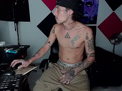 Snapshot of patrik_tattoo_ chatting on September 30, 2025, 5:01 am patrik tattoo online show from September 30, 2025, 5:01 am