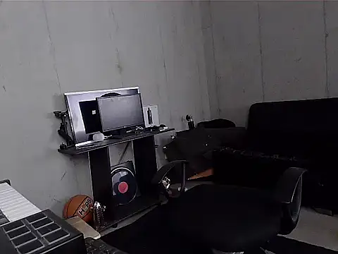 Snapshot of patrik_tattoo_ chatting on February 7, 2026, 4:22 pm patrik tattoo online show from February 7, 2026, 4:22 pm