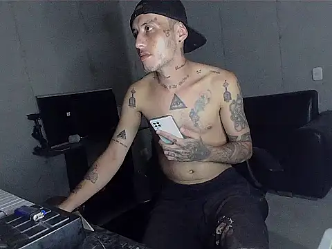 Snapshot of patrik_tattoo_ chatting on February 9, 2026, 5:55 am patrik tattoo online show from February 9, 2026, 5:55 am