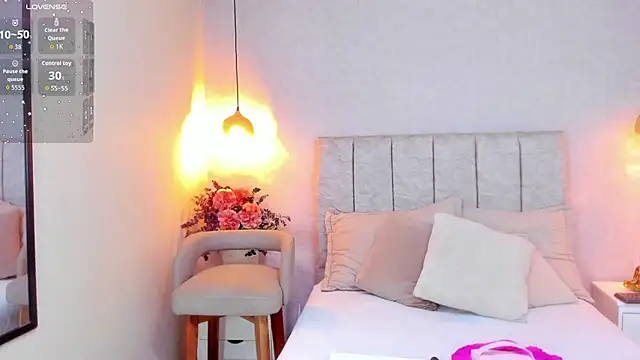 tutu milf online show from December 16, 2025, 7:08 pm