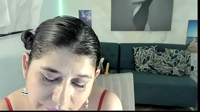 alinabozz1 online show from June 4, 2026, 3:01 am