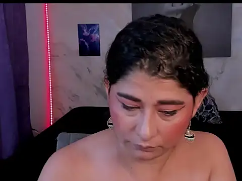 Snapshot of alinabozz1 chatting on July 20, 2026, 4:27 am alinabozz1 online show from July 20, 2026, 4:27 am