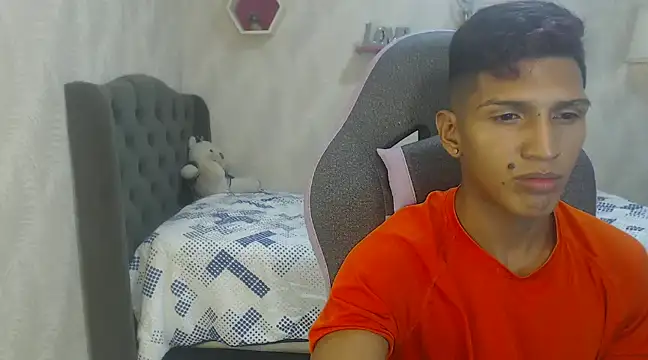 mau elixxx online show from December 26, 2024, 5:47 am